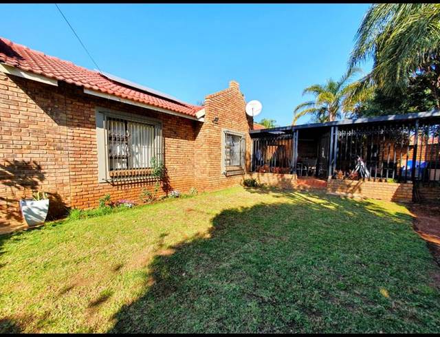 3 BEDROOM HOUSE FOR SALE IN KARENPARK